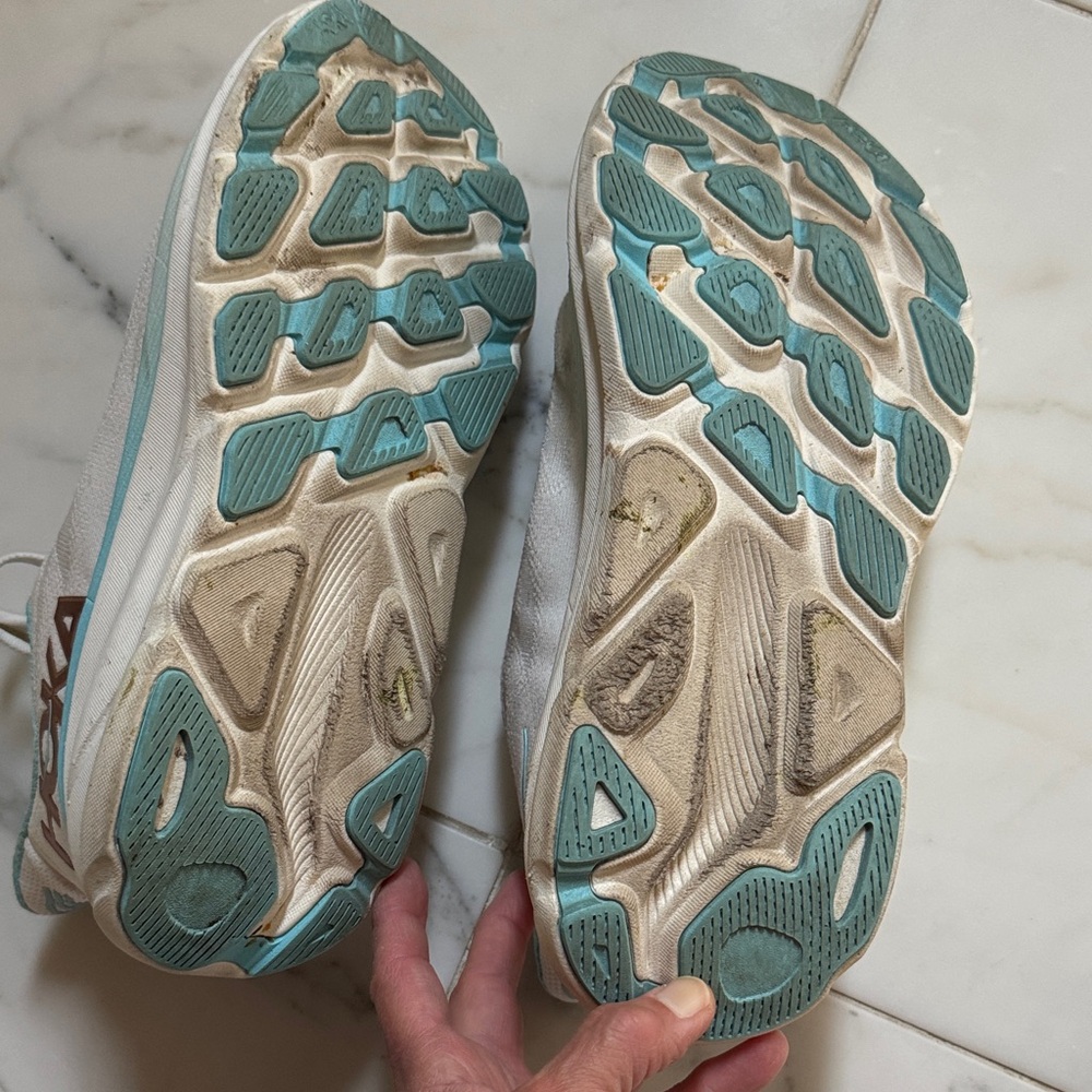 Hoka Women's White and Aqua/Teal Clifton 9 Running Shoes - Picture 4 of 4